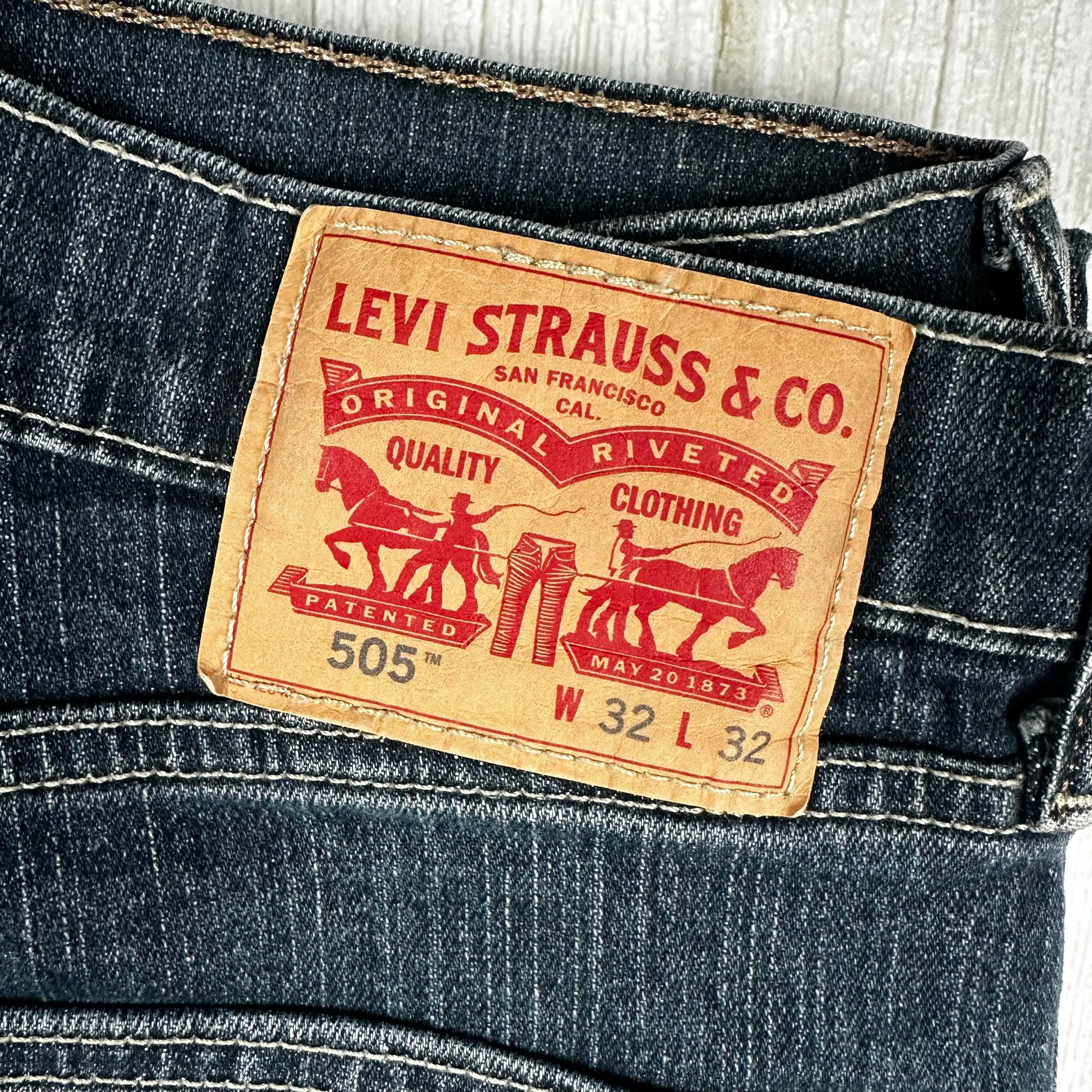 Levis 505  Vintage Wash Regular Fit  -Size 32